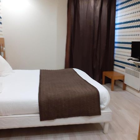 Logis Hotel Restaurant De L'Ecu Montbard Ngoại thất bức ảnh